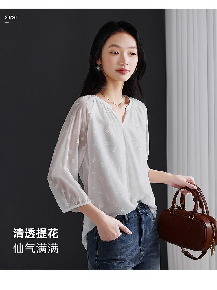 French V-neck Seven Quarter Sleeved Cut Flower Shirt for Women