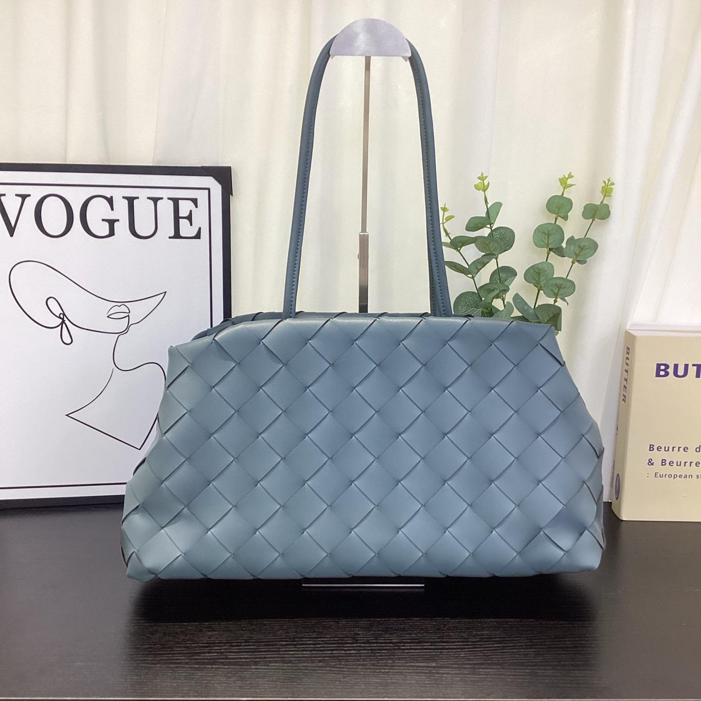 

Premium Comfort Knitted Wool Scarf Large Capacity Versatile 100-Style Single Scarf 2025 New Version 43x16x23cm темно-синього кольору