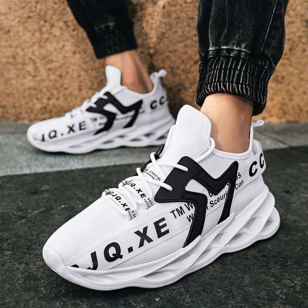 Ultra-light Large-size Sports Men's Shoes Fly-woven Breathable Foot Cover Lightweight Dad Shoes Casual Student Blade Running Shoes Men