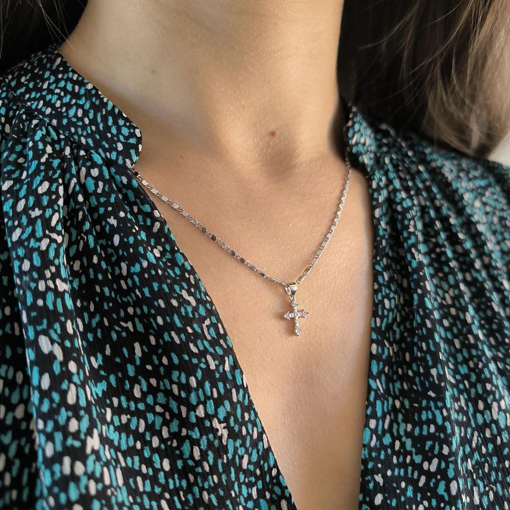 Серебряный крестик с фианитами (2192947)