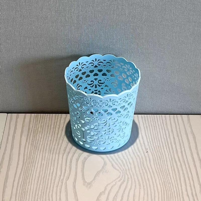 4‑Color Option Single Heart‑Shaped Hollow Lace Plastic Pencil Holder, Cute Desktop Stationery Storage Cup for Office & Study