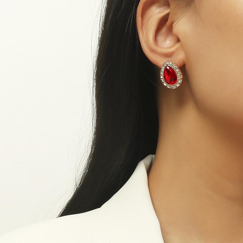 Baroque Water Drop Rhinestone Earrings: Retro French & Hong Kong Style