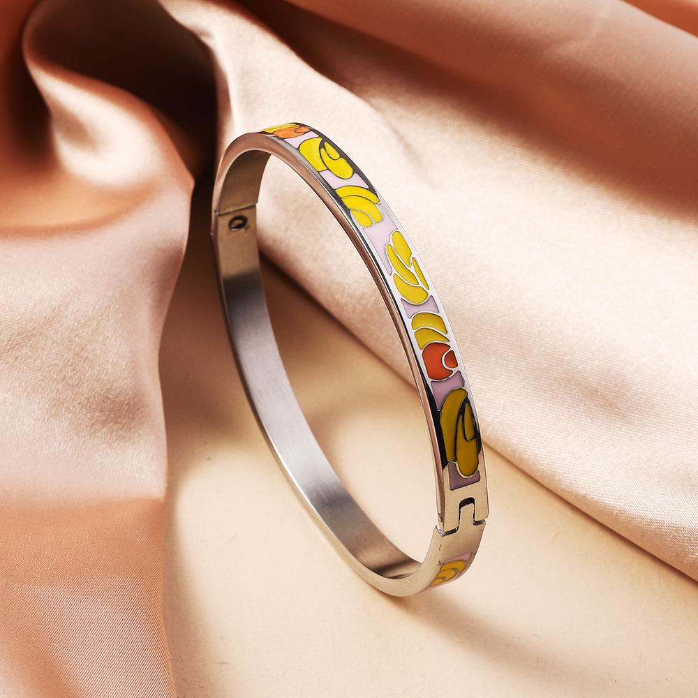 Geometrisches Emaille-Armband: Damen Europäischer & Amerikanischer Stil, 18 Karat Goldbeschichteter Titanstahl