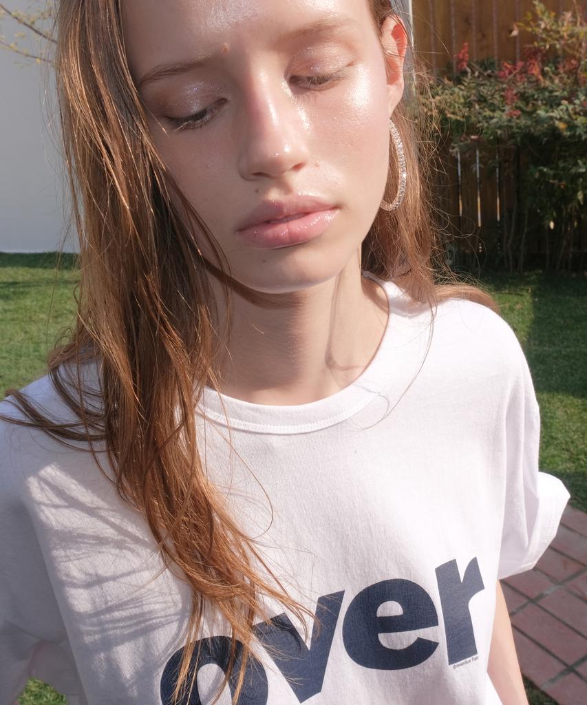 Obeodyupeulleeo Over Lettering T-Shirt_White