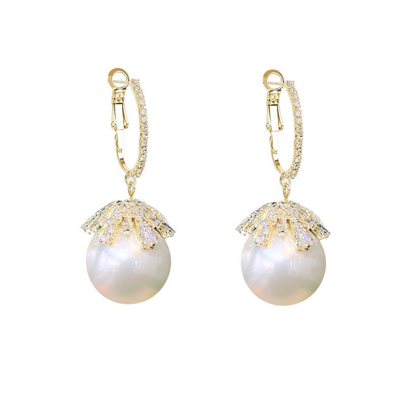 

Micro-set zircon pearl earrings, women s tide stud earrings, temperament fashion earrings.