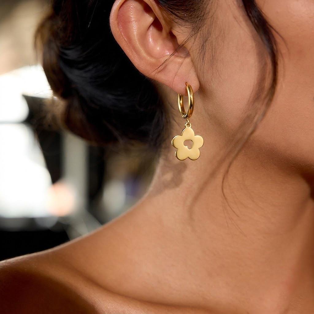 Fashion 18k Gold Earrings Flower Pendant Earrings