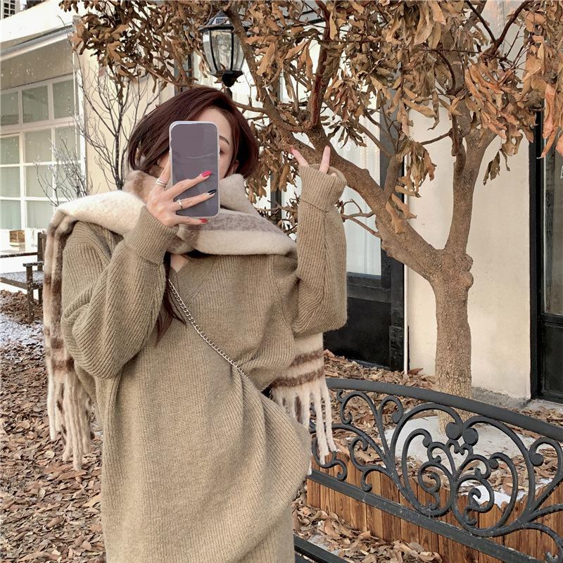 Zweiteiliges Set für Damen im Frühling, Herbst und Winter, lockerer und schlanker Strickanzug mit V-Ausschnitt, lockerem Pullover + Hose mit hoher Taille und weitem Bein