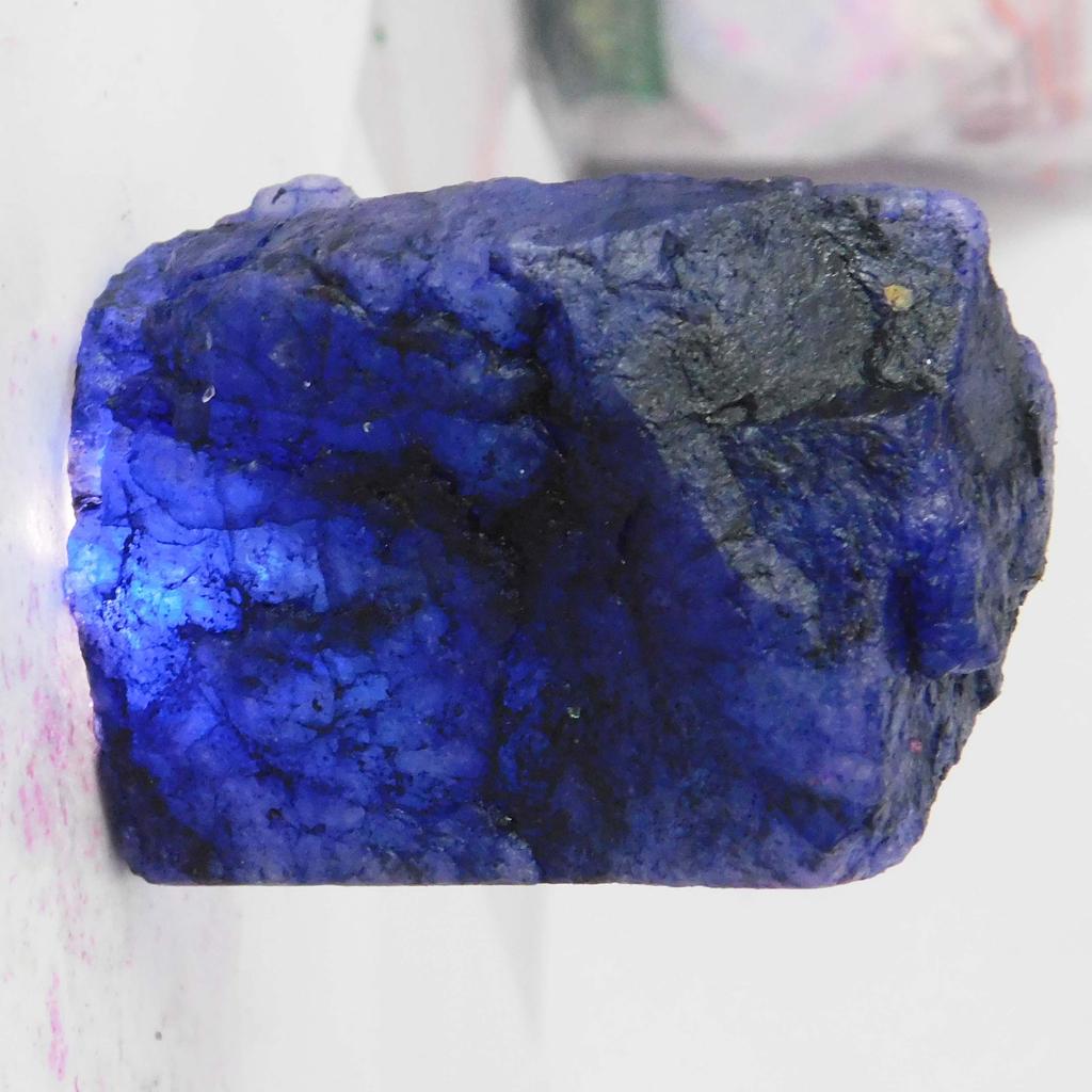 Natural Blue Sapphire 585ct Rough Certified Loose Gemstone