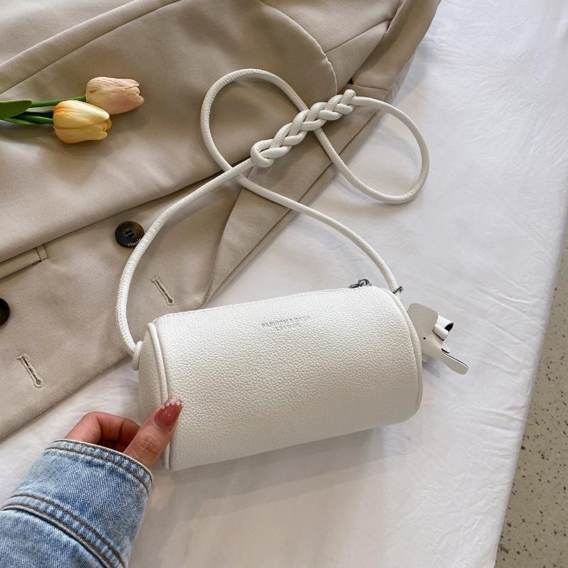 

European niche bag women s summer new single shoulder oblique span bag Yuantong underarm lychee pattern small bag белый