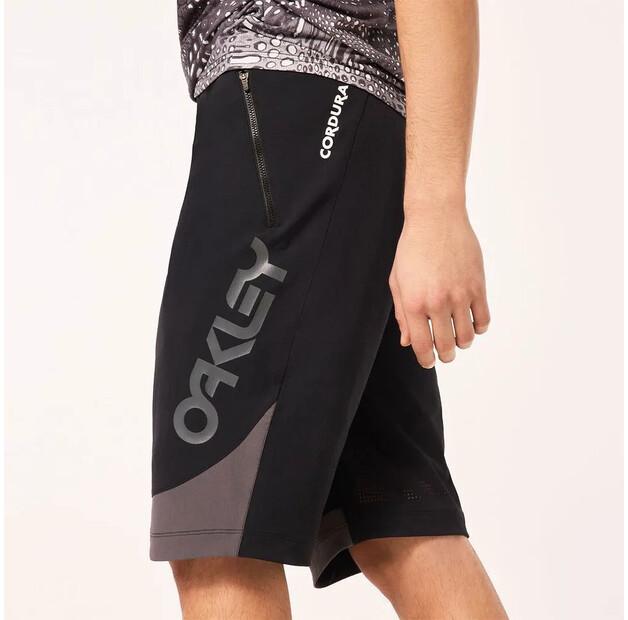 Oakley Maven Scrub Shorts