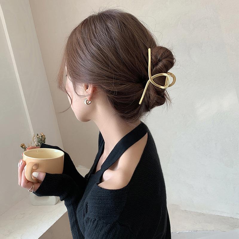 

Women s Temperament Alloy Clip Hair Accessory One Size