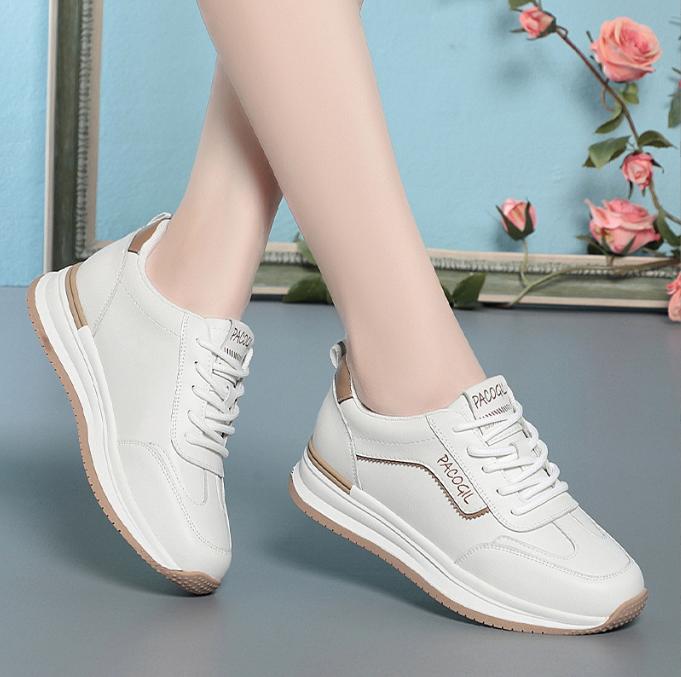 Autumn Winter Fashion Platform Women Mother Shoes Walking Comfortable Soft Leather Causal Running Non-slip Soft Leather Sneakers