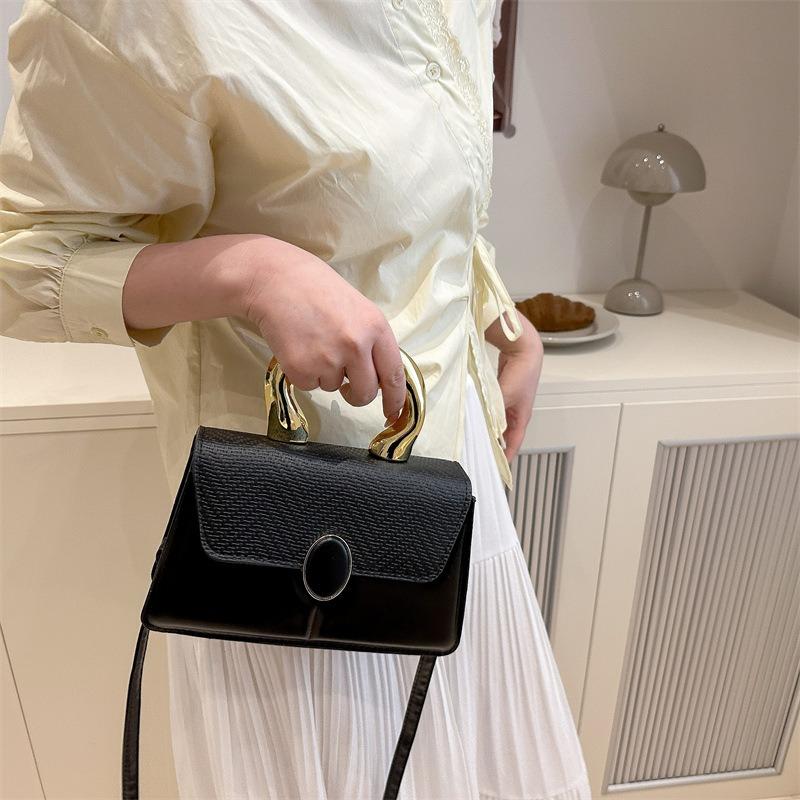 Spring new trend beautiful simple light luxury versatile solid color fashion shoulder portable messenger bag small square bag