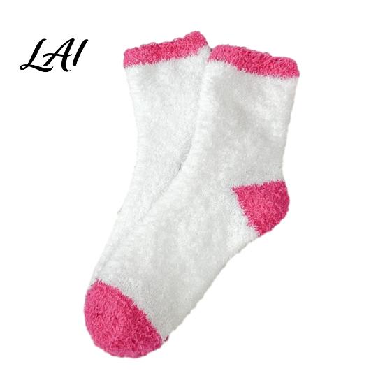 Plush Home Slippers 1 Pair Women Fuzzy Socks for Valentine's Day Warm Fluffy Coral Fleece Day Slipper Socks Fall Winter Thick Sleeping Gift Holiday