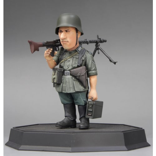 Fine Molds 1/12 World Fighter Collection WWII German Army Infantry Meyer & MG-34 Machine Gun Plastic Model Kit, Unpainted, FT06