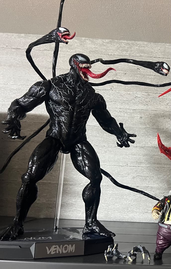 

[USED] Hot Toys VENOM 1/6