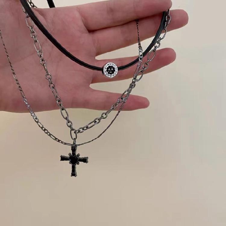 Statement Gothic Crosses Necklace Vintage Punk Crosses Necklace with Multi Layer Chains for Fashion Enthusiasts