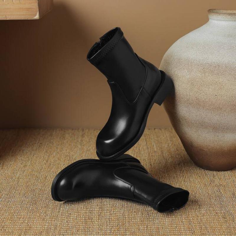 Autumn and winter medium heel large size women's boots non-slip rubber sole zipper medium tube boots women's round head square heel new Martin 