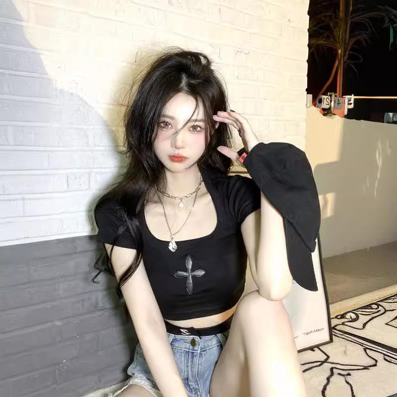 

Жіноча футболка з квадратним вирізом, чиста, приталена, з короткими рукавами, весна-літо 2025, мила, сексуальна базова річ у нішевому стилі XL чорний