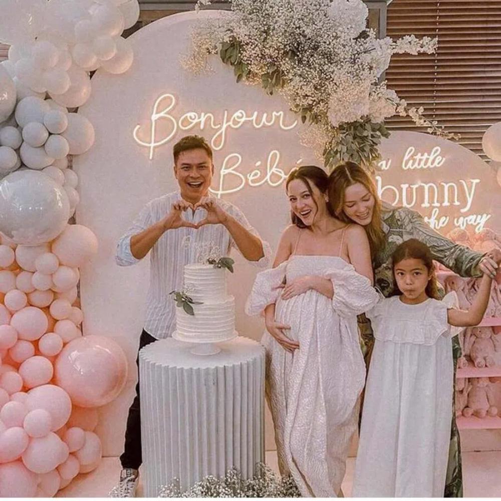 Benutzerdefinierte personalisierte Wanddekoration Fluoreszenzlampenplatte Benutzerdefinierte LED-Namenslampenplatte Kann wiederverwendet werden.