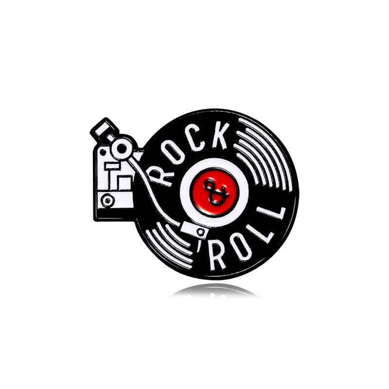 Vintage color vinyl record shape metal brooch creative clothes bag accessories badge new product