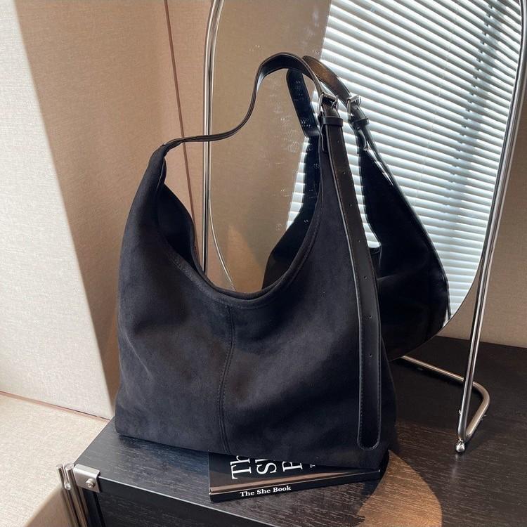 IELGY Ladies Tote Bag Suede Bucket Bag Large Capacity One Shoulder Armpit Retro Commuter