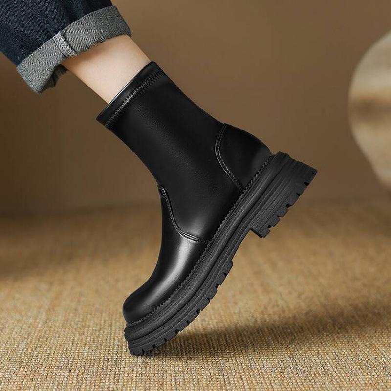 Korean Version of Medium Heel Large Size Thick-soled Knight Boots Women's Comfortable Round Head Sleeve Leather Boots Autumn and Winter New Square Hee