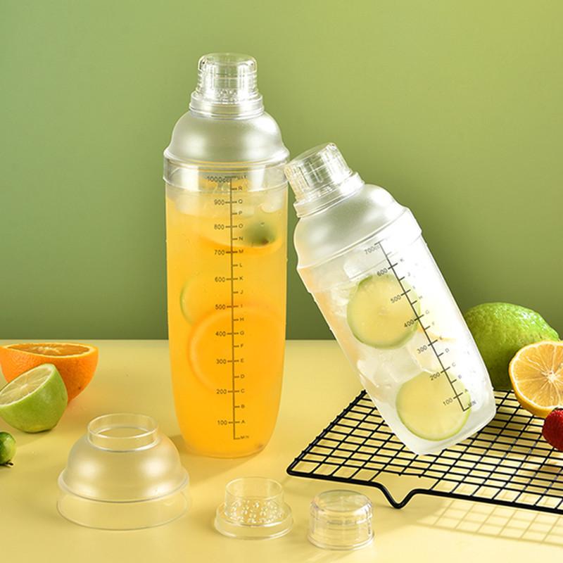 1PC Resin Cocktail Shaker Martini Hand Shaker Cup with Scales 500/700/1000ml Milk Tea Wine Drink Shaker Mixer Bar Lemon Tea Tool