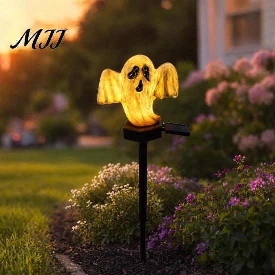 Dusk to Dawn Solar Pathway Lamps Halloween Pumpkin Light, Ghost Yard Stake Smart Sensor Garden Lights Lamp, Waterproof Outdoor Decor Light
