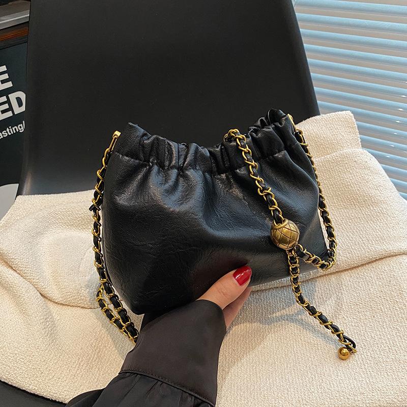 Женская Сумка через плечо на цепочке Универсальная Сумка-тоут Crossbody Повседневная Плиссированная сумка-хобо Сумка-портфель Сумка-слинг Стильный кошелек для девушки чёрный