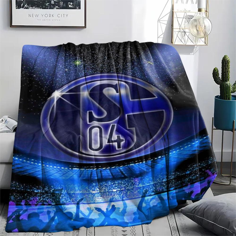 1 szt. Koc Flanelowy z Nadrukiem FC Schalke 04 Wysokiej Jakości Ciepły Komfortowy Pokrowiec na Wszystkie Pory Roku Idealny na Prezenty Wystrój Domu
