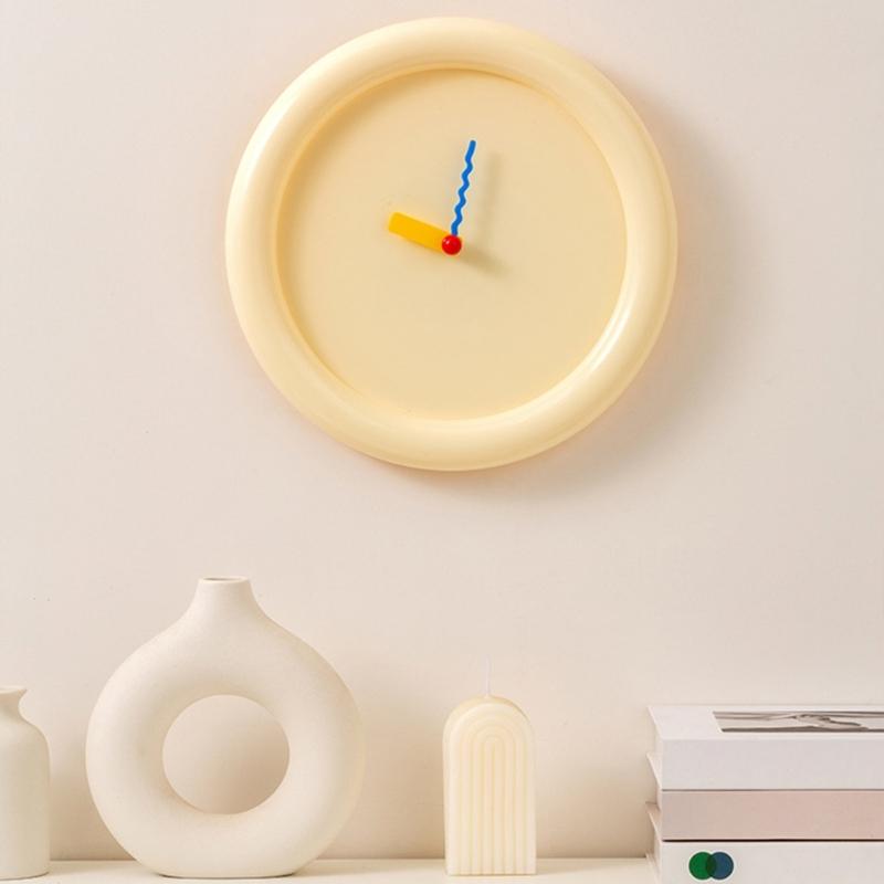 Fashion Bubble Clock in Cream Color Elegant Quiet Movement Wall Hanging or Table Clock for Home Office Decoration Gift