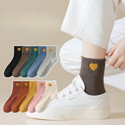 Damen Frühling und Herbst Einfarbig Liebe Stickerei Schweißabsorption College Wind Tube Baumwollsocken