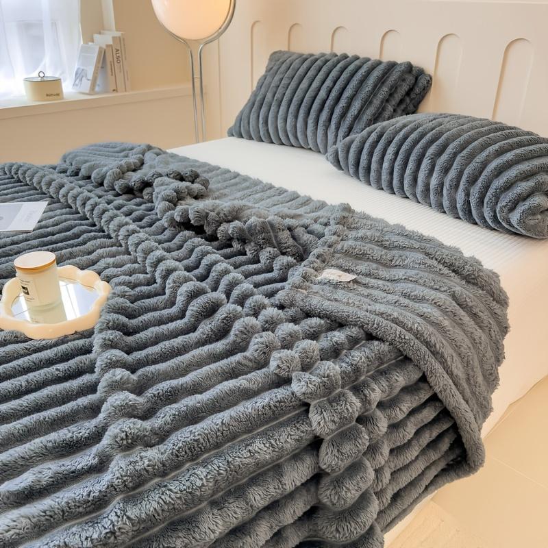 Blanket Soft and Comfortable Faux Rabbit Hair Reversible Blanket Thermal Fleece Blanket Nap Blanket Air Conditioning Blanket Office Outdoor Camping