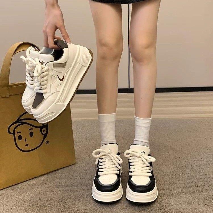 Scarpe da ginnastica casual retrò a suola spessa, novità autunno 22, di nicchia, super popolari, sportive
