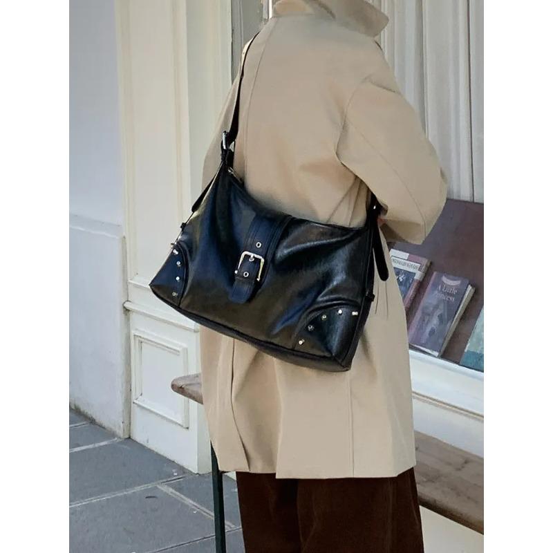 Vintage Versatile Glossy Surface PU Leather Women's Shoulder Bags Fashi Rivets Ladies Underarm Bags Casual Female Handbags