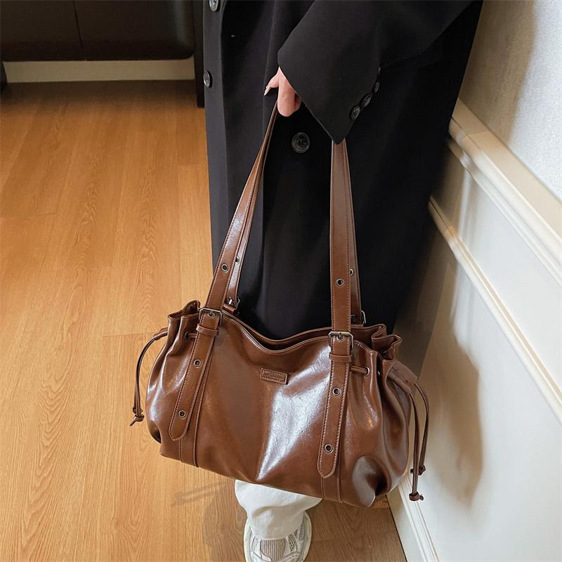 Casual Soft Leather Shoulder Bag Large Capacity Solid Color Commute Bag Multifunctional Minimalist Tote Bag For Women