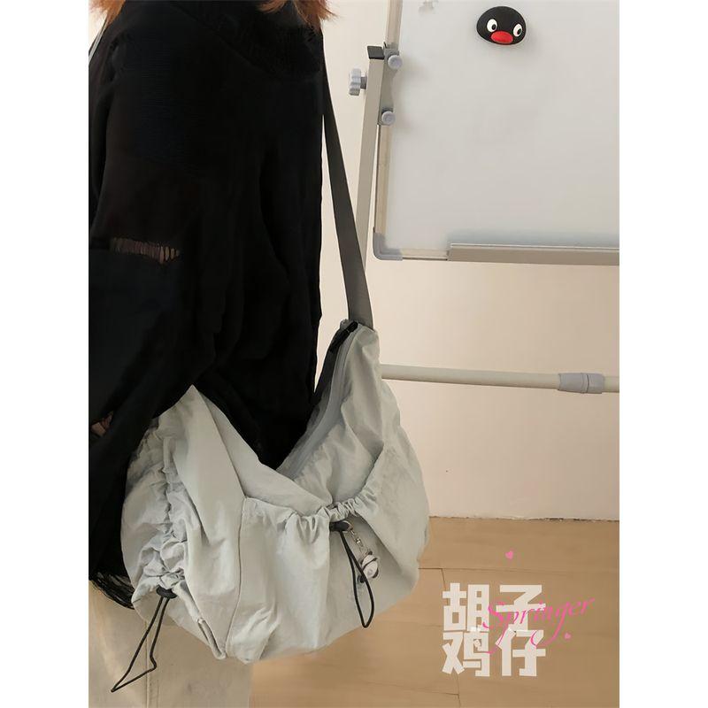 

Сумка-мешок на шнурке, легкая на плечо, женская, винтажная, повседневная, универсальная, сумка-пельмень, мужская, большой вместимости, для рабочей одежды, сумка-мессенджер, модная Gray White