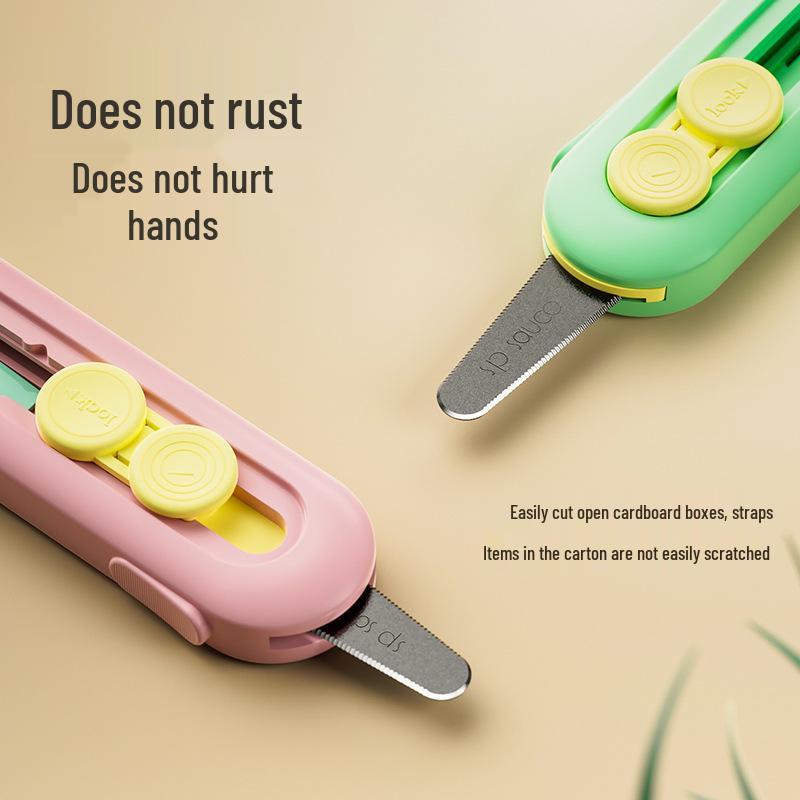 Compact Magnetic Safety Craft Knife