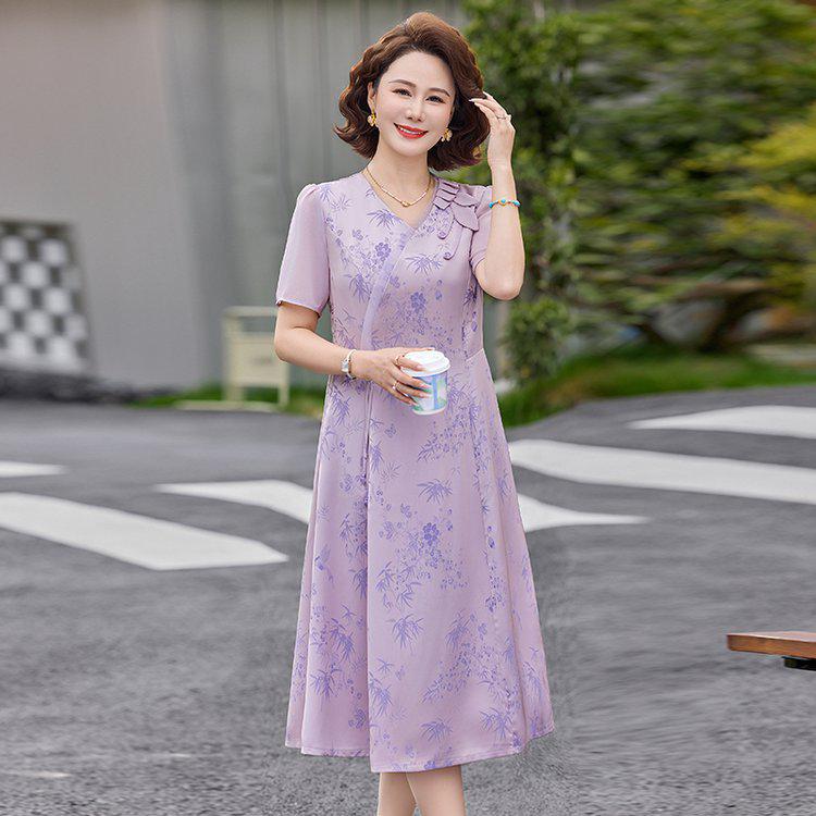 

Elegant Chinese-Inspired Summer Dress for Women: Short Sleeve, Fashionable, Ideal for Middle-Aged Mothers 2XL (suggested for 105-120 jin) светло-фиолетовый