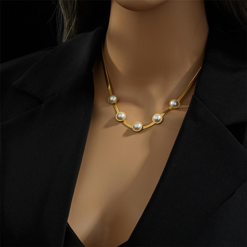 Goldene Schlangenketten-Choker-Halskette mit fünf Perlen für Damen