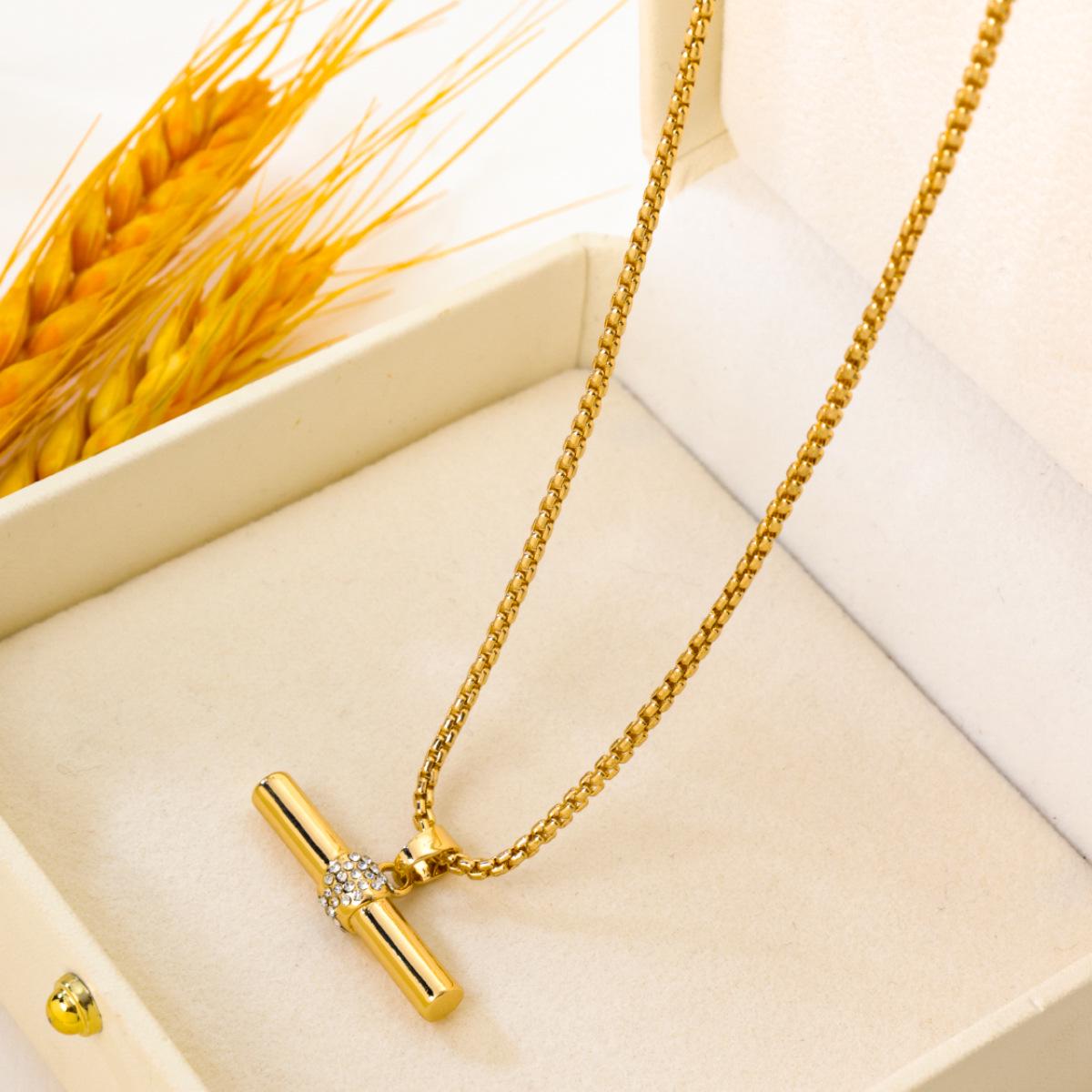 Retro Geometric Rhinestone Pendant Necklace - Versatile Fashion Sweater Chain