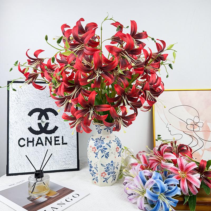 Lifelike 3D Lily Flower Arrangement for Home & Wedding Decor