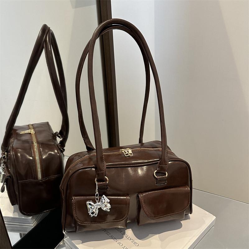 Trendy Womens Box Shaped Handbag With Polyester Interior For Casual Outings