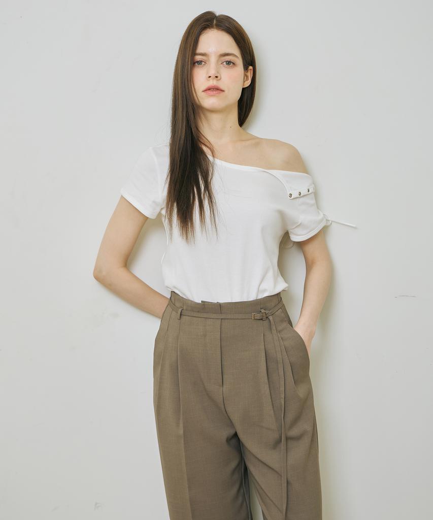 Yuseuteule Slit T-Shirt (White)