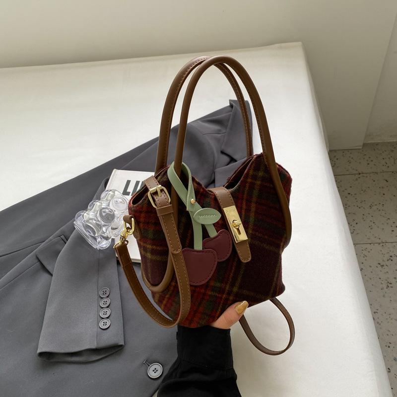 

Bag Womens Shoulder Bucket Bag Handbag Commuting Versatile Fashionable Cute кавовий