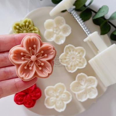 Manual Molding 4.7cm Mold The Flowers Household Tool Baking Utensils Food Supplement Mold 50g To Bake Moon Cake Cake Tools Abs