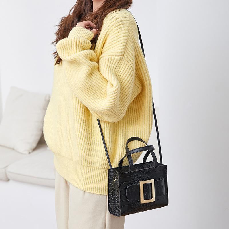 Spring and summer crocodile pattern needle buckle strap color scheme anti-theft small square bag single shoulder oblique span portable