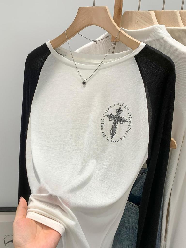 Women's Retro Color Block Crew Neck Long Sleeve Cross Print T-shirt for Autumn/Winter