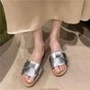 Sommer Designer Frau Flache Neue Hausschuhe Gewebt mit Bequemen frauen Schuhe Casual Bottom Hausschuhe Frauen 2024 Neue